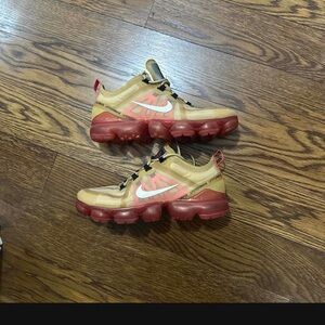 Nike Air Vapormax “Crimson Gold” (no box)